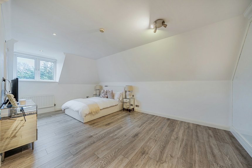 for sale carew road london 16384 - Gibbs Gillespie