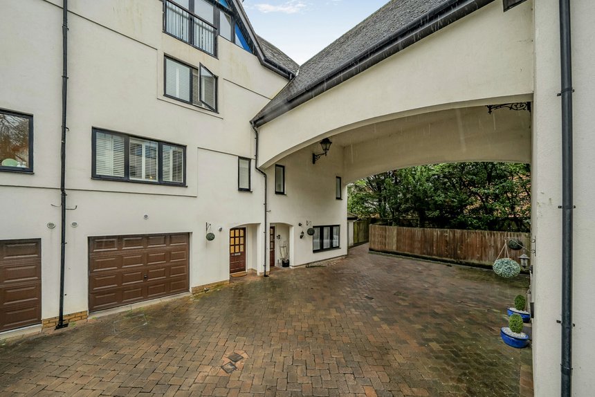 for sale carew road london 16384 - Gibbs Gillespie