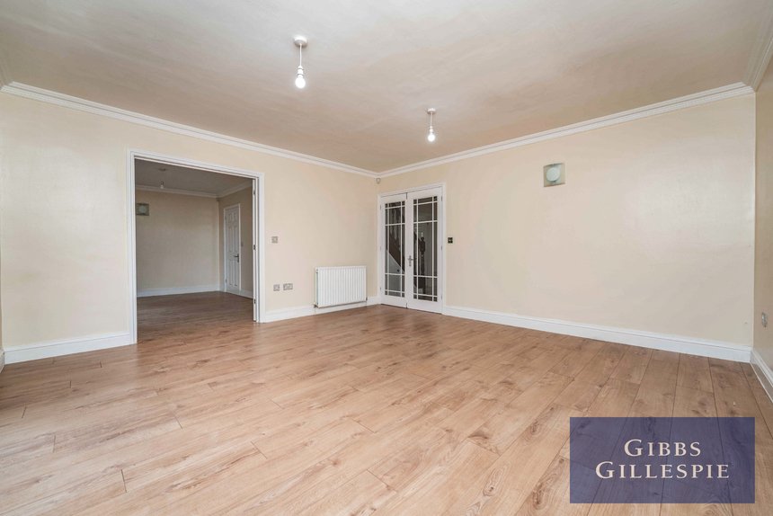 available  london 16411 - Gibbs Gillespie