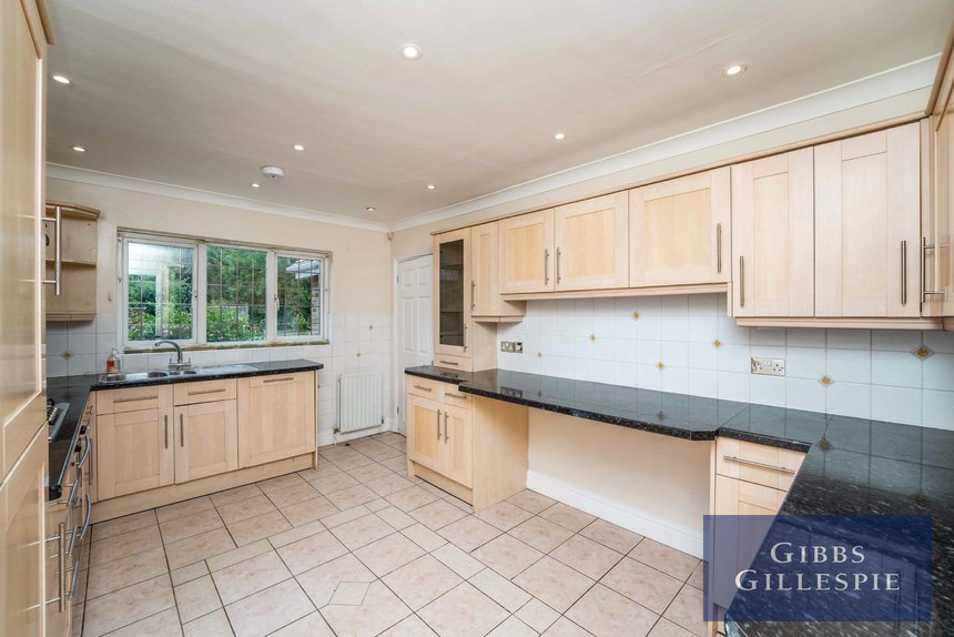 available  london 16411 - Gibbs Gillespie