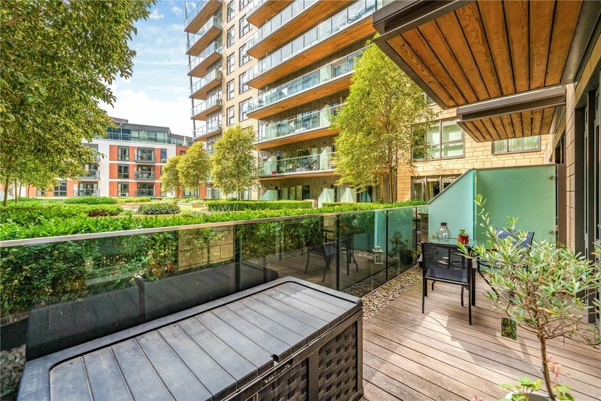 under offer trafalgar house london 16603 - Gibbs Gillespie