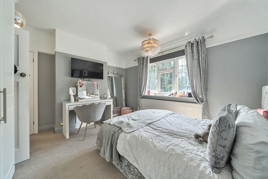 for sale oaklands avenue london 16814 - Gibbs Gillespie