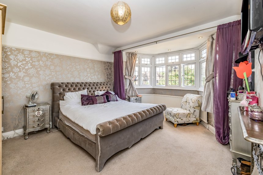 for sale oaklands avenue london 16814 - Gibbs Gillespie