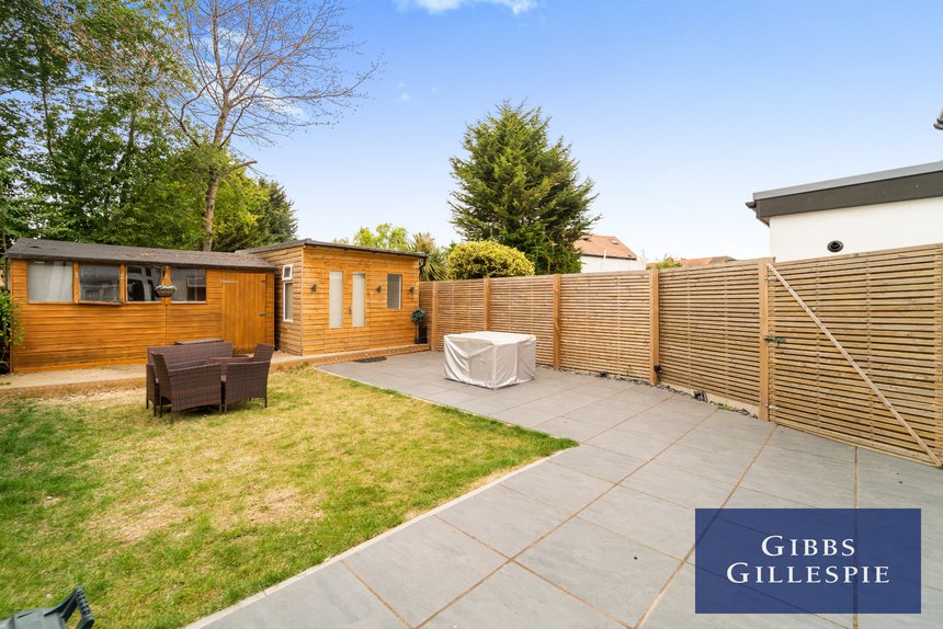 available 56 london 16858 - Gibbs Gillespie