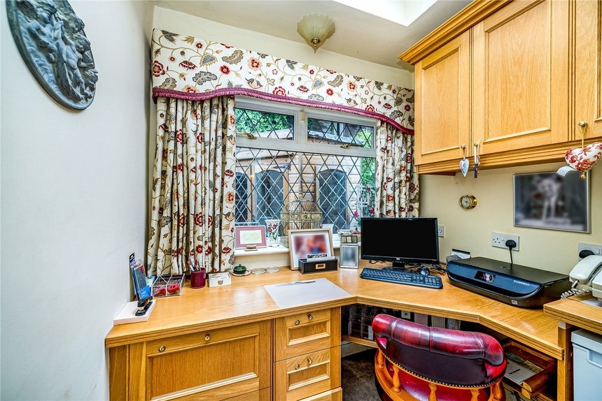 2 bedroom House for sale in Middle Road, Higher Denham, UB9 Gibbs