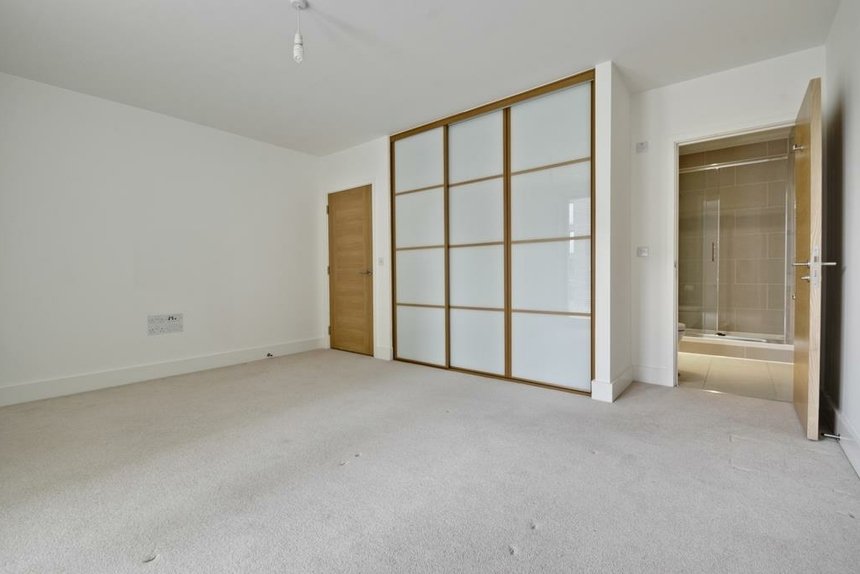 available flat 8 london 16970 - Gibbs Gillespie