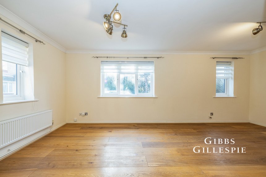 to let baycroft close london 17051 - Gibbs Gillespie