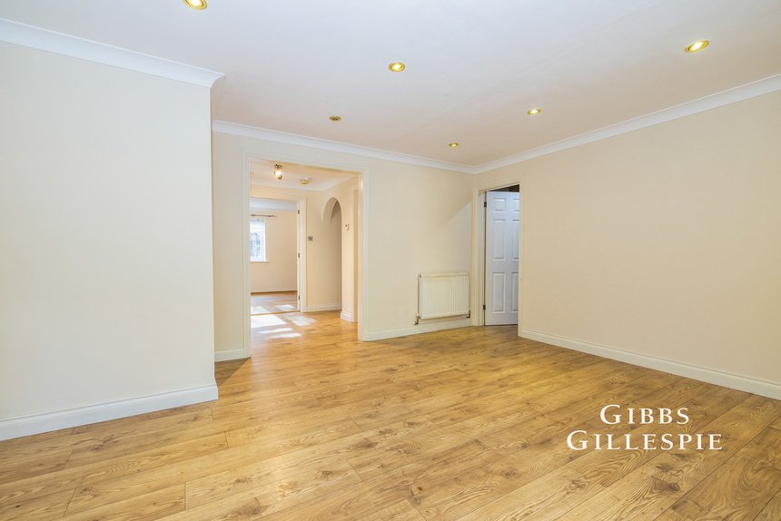 to let baycroft close london 17051 - Gibbs Gillespie