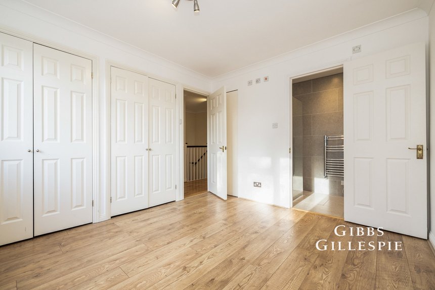 to let baycroft close london 17051 - Gibbs Gillespie