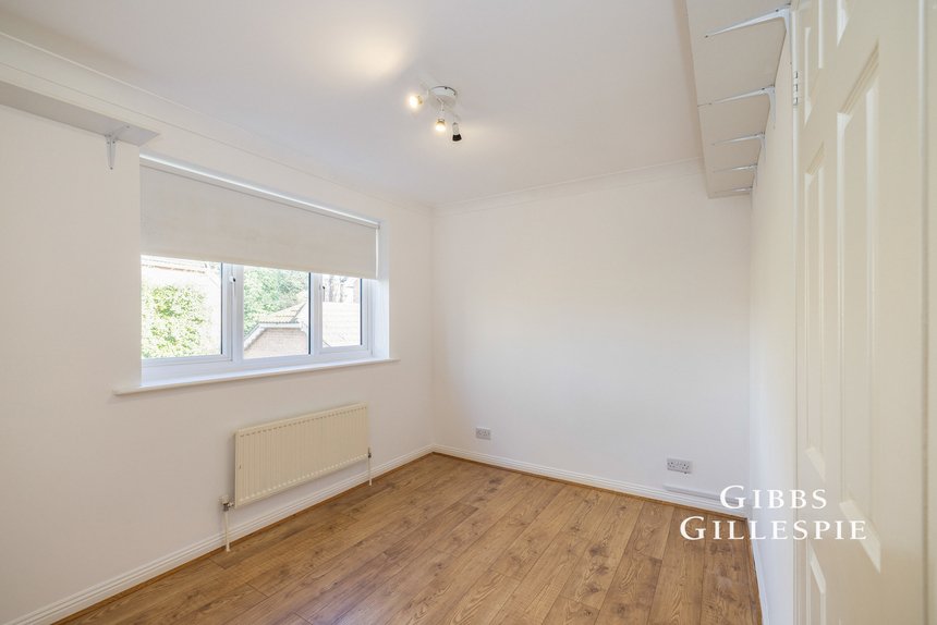 to let baycroft close london 17051 - Gibbs Gillespie