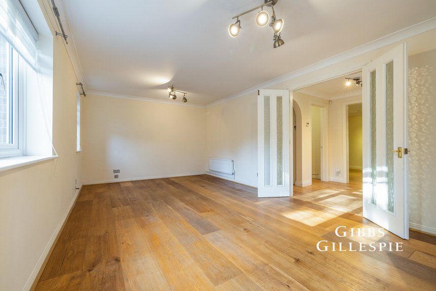 to let baycroft close london 17051 - Gibbs Gillespie