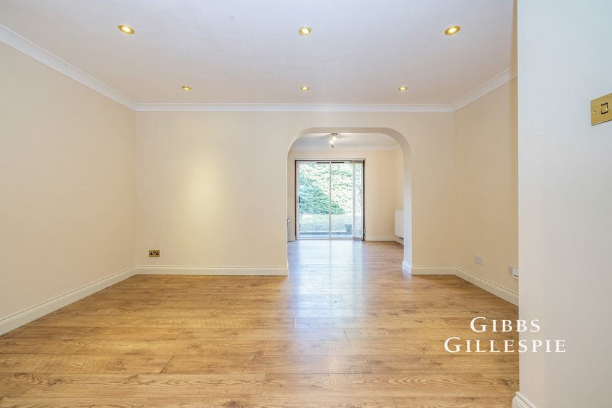 to let baycroft close london 17051 - Gibbs Gillespie