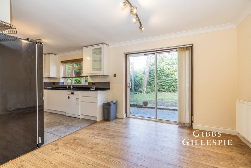 to let baycroft close london 17051 - Gibbs Gillespie