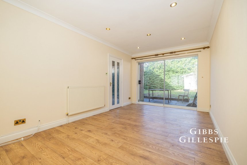 to let baycroft close london 17051 - Gibbs Gillespie