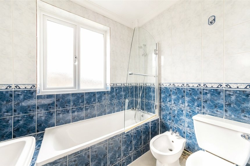 under offer greystoke park terrace london 17104 - Gibbs Gillespie