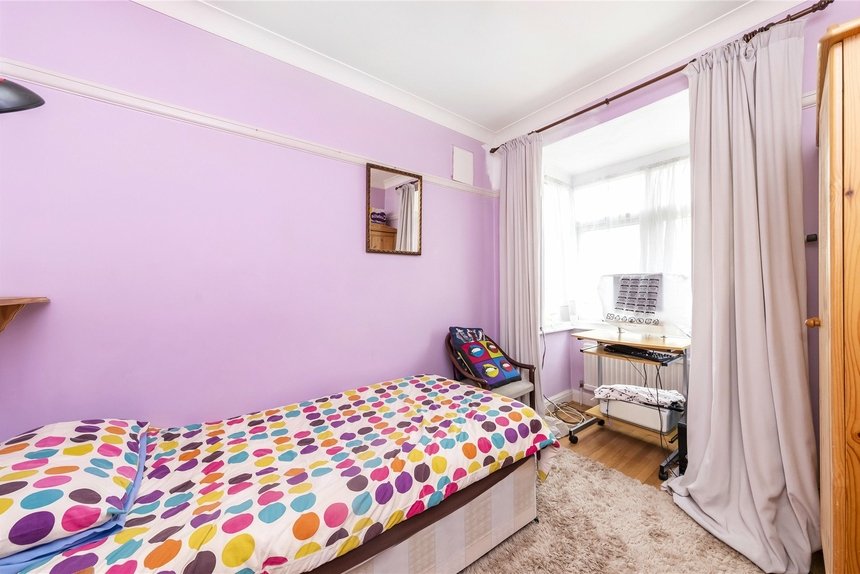 under offer greystoke park terrace london 17104 - Gibbs Gillespie