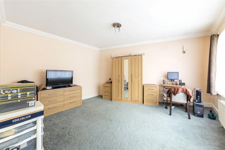 under offer greystoke park terrace london 17104 - Gibbs Gillespie