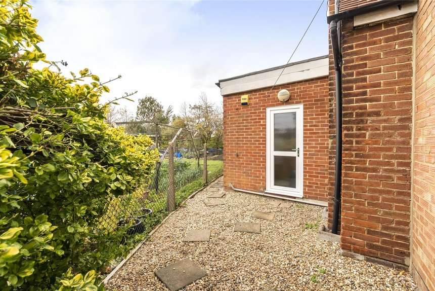 under offer greystoke park terrace london 17104 - Gibbs Gillespie