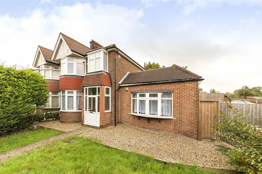 under offer greystoke park terrace london 17104 - Gibbs Gillespie