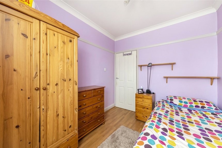 under offer greystoke park terrace london 17104 - Gibbs Gillespie