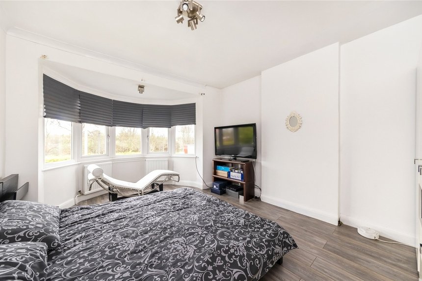 under offer greystoke park terrace london 17104 - Gibbs Gillespie