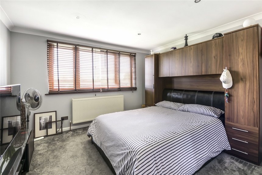 for sale ennerdale avenue london 17140 - Gibbs Gillespie