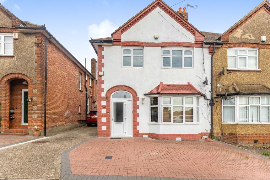 4 bedroom House for sale in Rickmansworth Road, Northwood, Middlesex