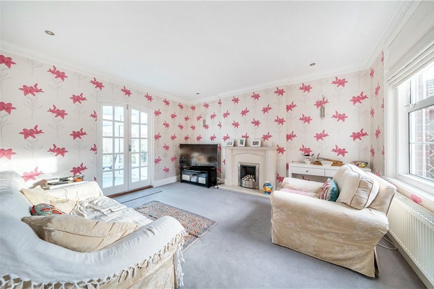 3 bedroom House for sale in Ducks Hill Road, Northwood, Middlesex, HA6