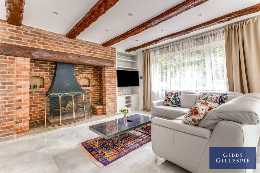 to let swakeleys road london 17237 - Gibbs Gillespie