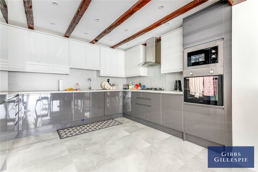 to let swakeleys road london 17237 - Gibbs Gillespie