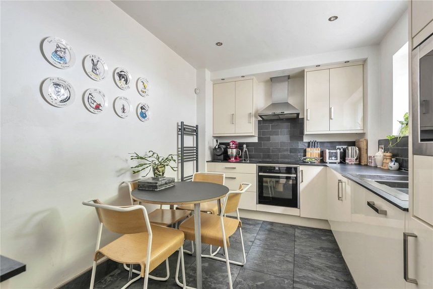 under offer cordingley road london 17244 - Gibbs Gillespie