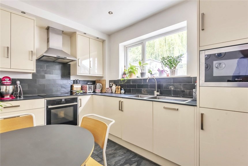 under offer cordingley road london 17244 - Gibbs Gillespie