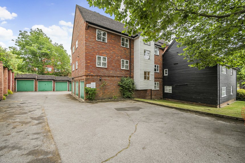 under offer parsonage road london 17249 - Gibbs Gillespie