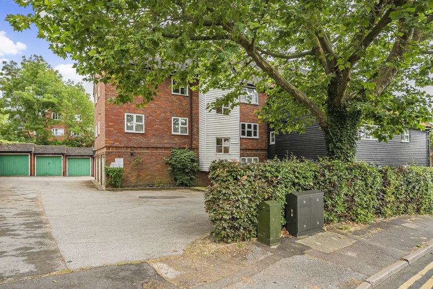 under offer parsonage road london 17249 - Gibbs Gillespie