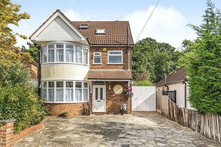 4 bedroom House for sale in Hoylake Crescent, Ickenham, Middlesex, UB10