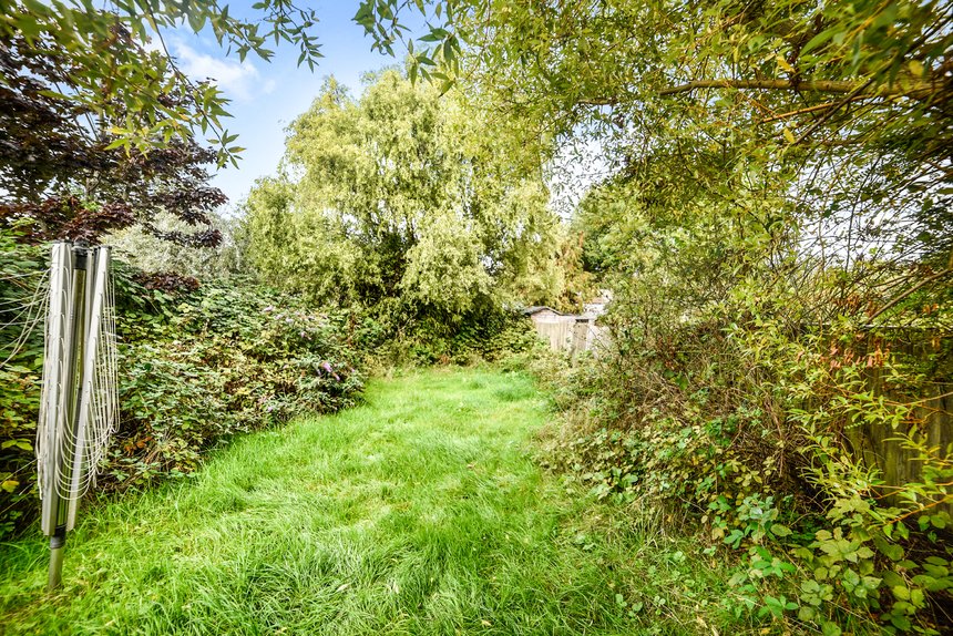 3 bedroom House for sale in St. Michaels Crescent, Pinner, Middlesex