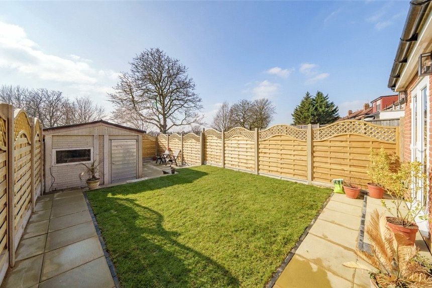 for sale conway crescent london 17310 - Gibbs Gillespie