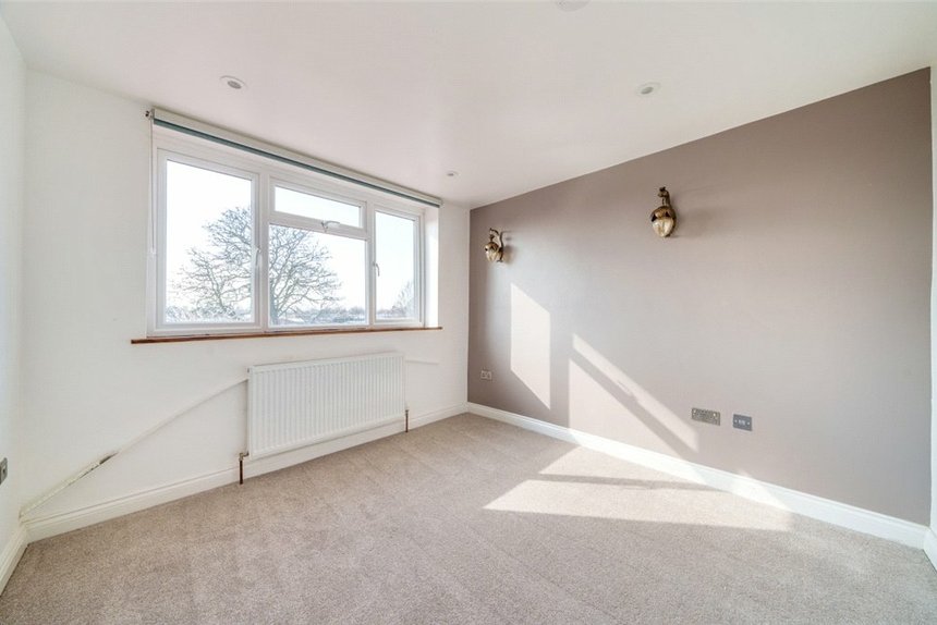 for sale conway crescent london 17310 - Gibbs Gillespie