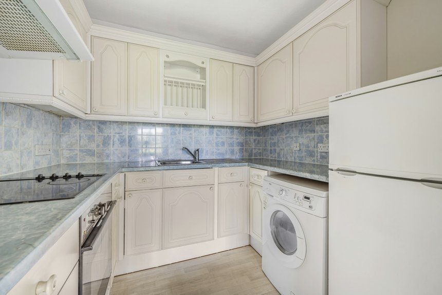 under offer maple court london 17387 - Gibbs Gillespie