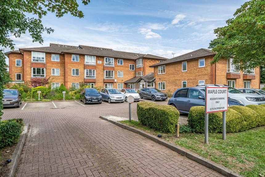 under offer maple court london 17387 - Gibbs Gillespie