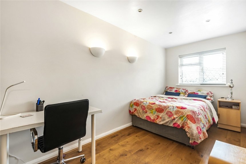 under offer pepys close london 17566 - Gibbs Gillespie