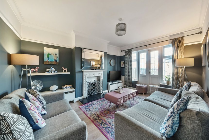 under offer victoria road london 17816 - Gibbs Gillespie