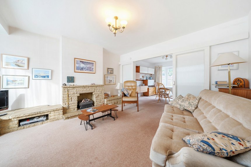 under offer edinburgh drive london 18038 - Gibbs Gillespie