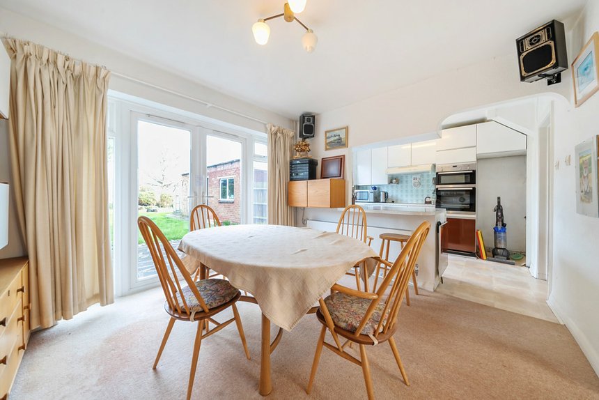 under offer edinburgh drive london 18038 - Gibbs Gillespie