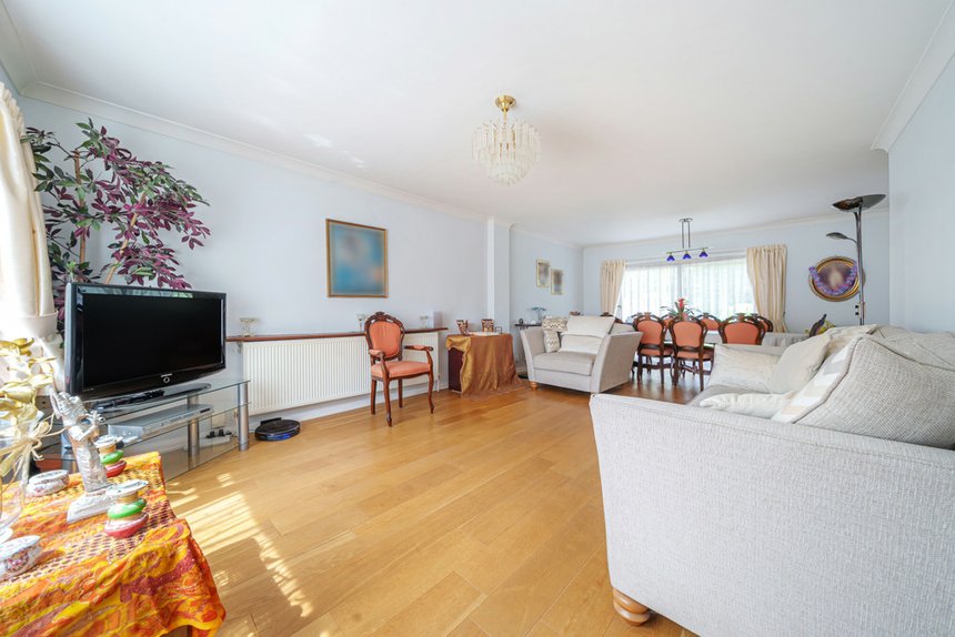 for sale rectory way london 18047 - Gibbs Gillespie