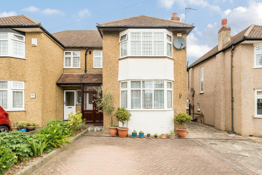 under offer hunters hill london 18085 - Gibbs Gillespie