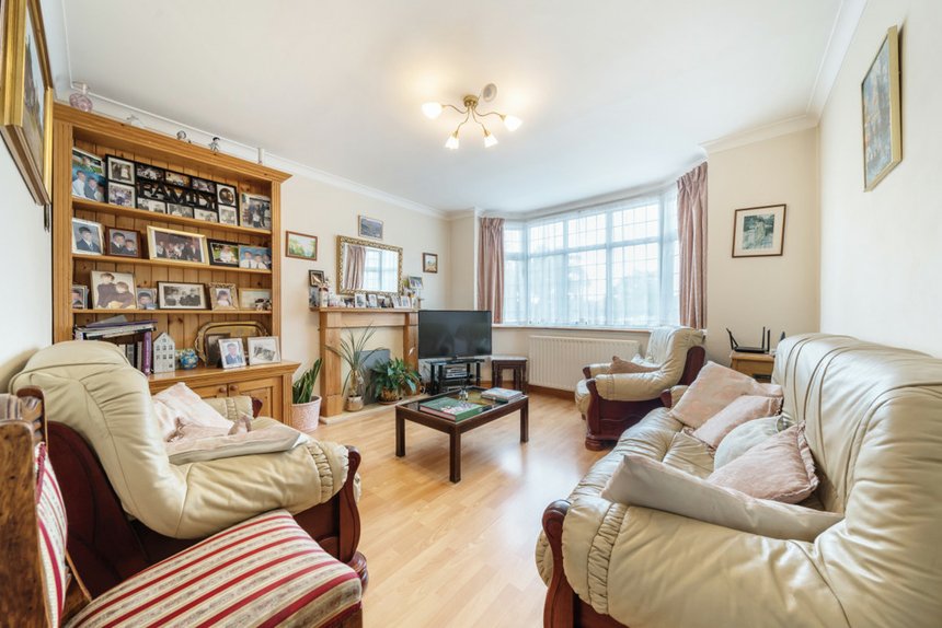 under offer hunters hill london 18085 - Gibbs Gillespie