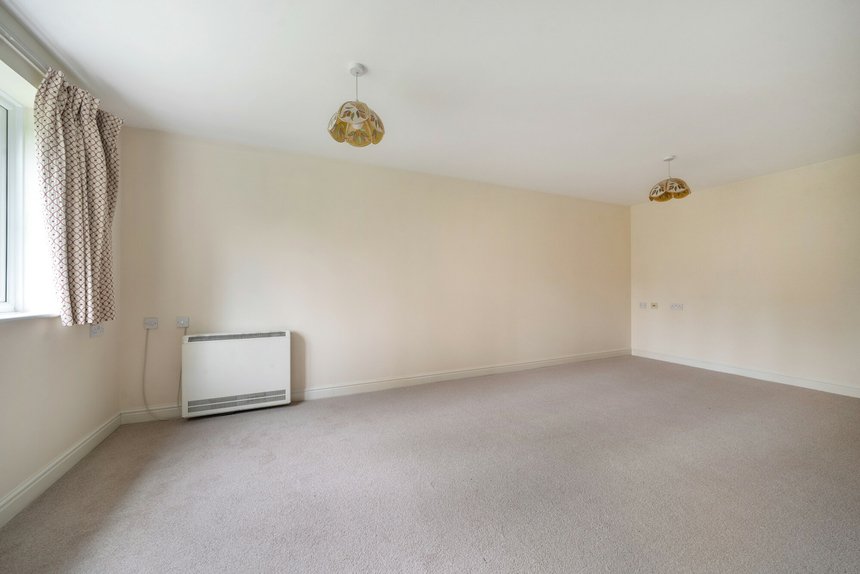 under offer high street london 18607 - Gibbs Gillespie