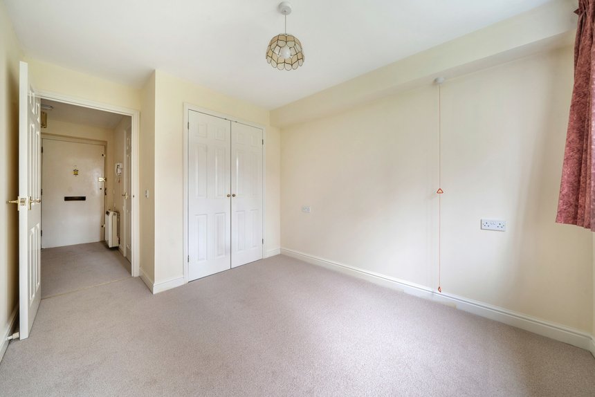 under offer high street london 18607 - Gibbs Gillespie