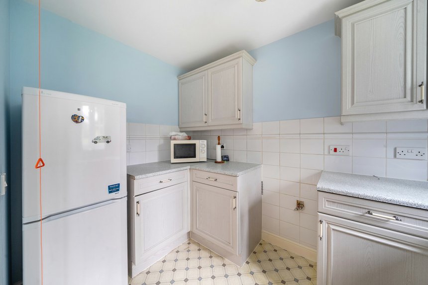 under offer high street london 18607 - Gibbs Gillespie